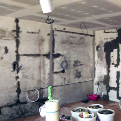 1. z 3 fotografii před - rekonstrukce bytu